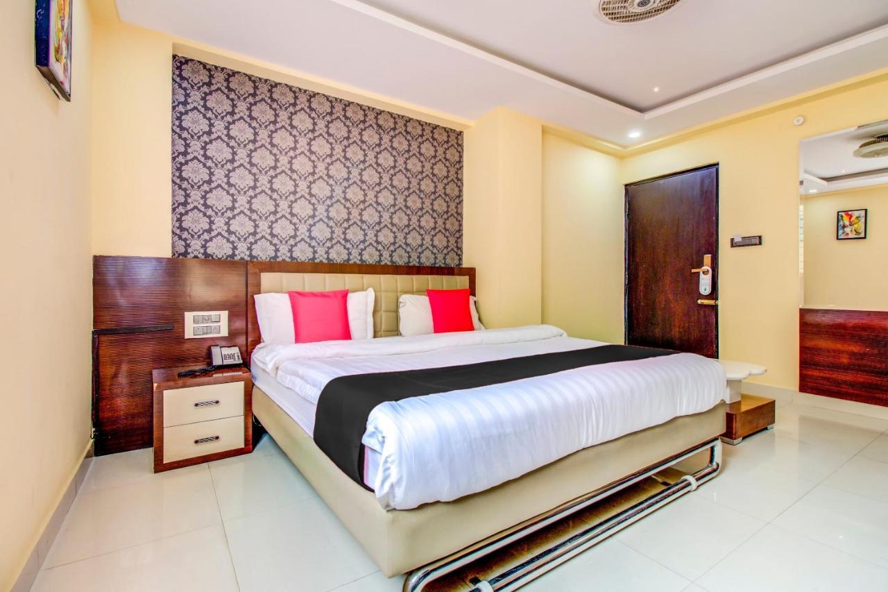 Capital O 5381 The Emirates Hotel Bangalore Exterior photo